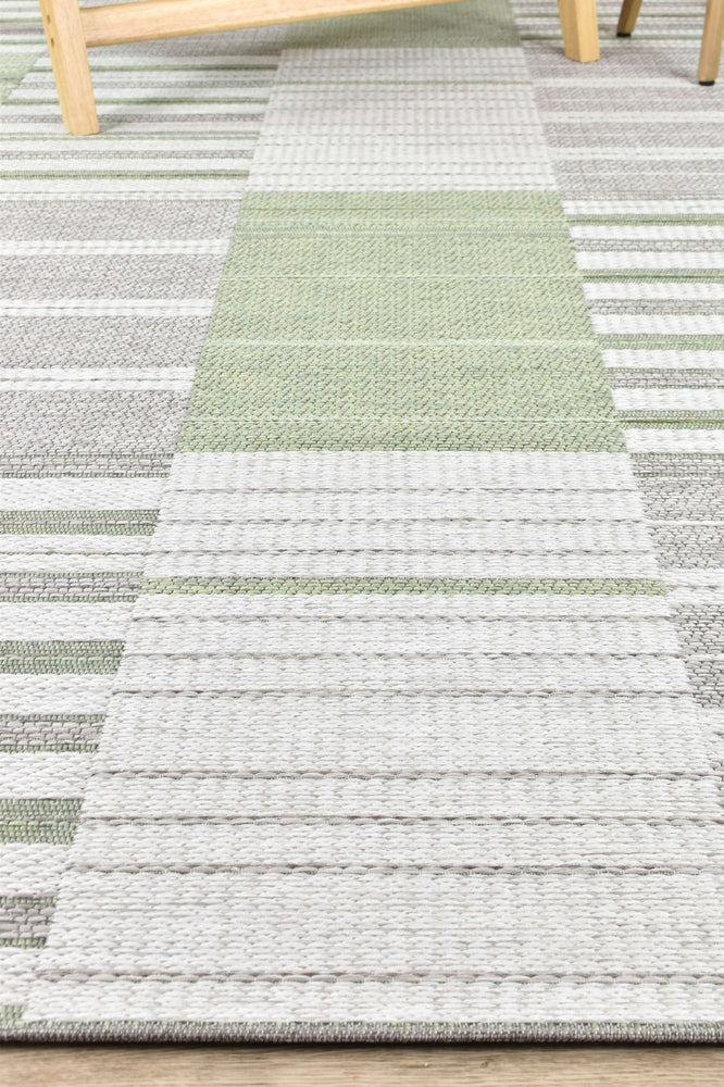 Vermont 54 Mint Green Outdoor Rug