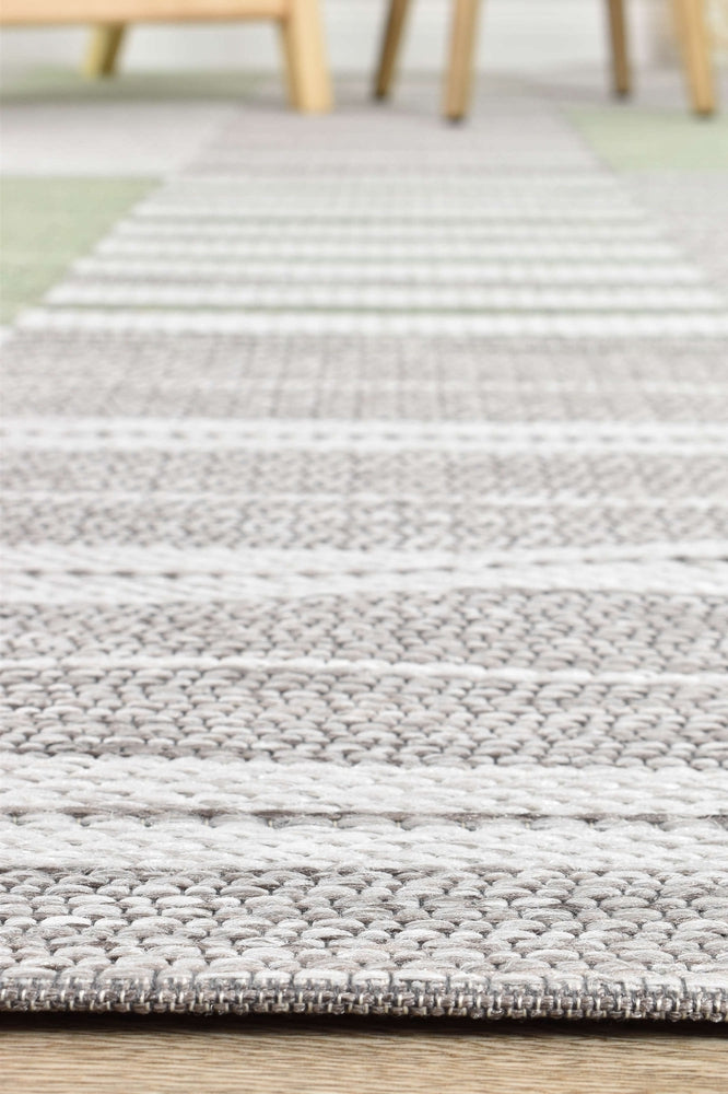 Vermont 54 Mint Green Outdoor Rug