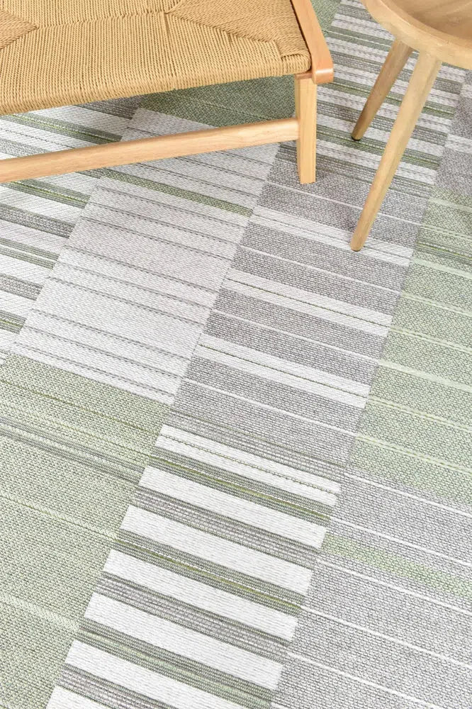 Vermont 54 Mint Green Outdoor Rug