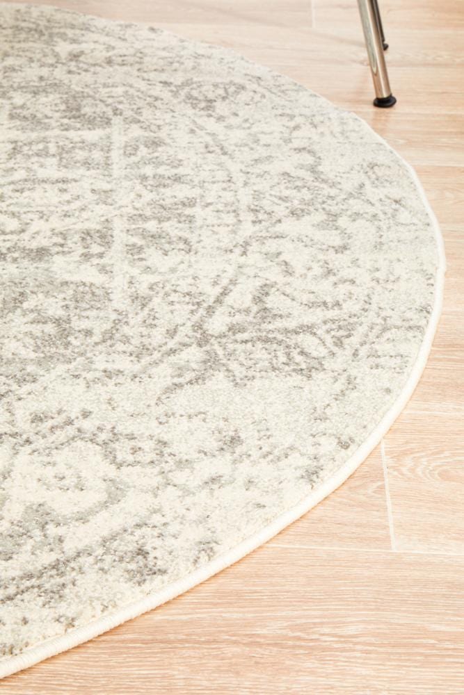 Evoke Dream White Silver Transitional Round Rug