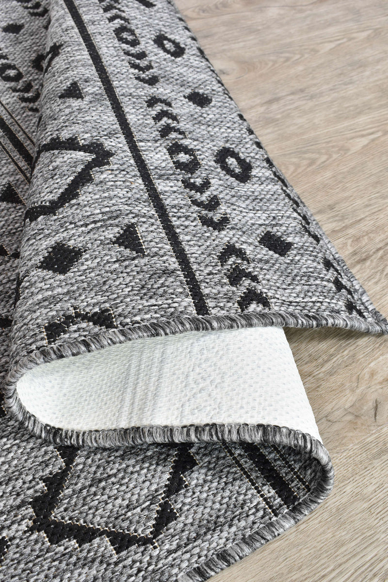 Alaska Indoor Outdoor 33 Dark Grey Rug