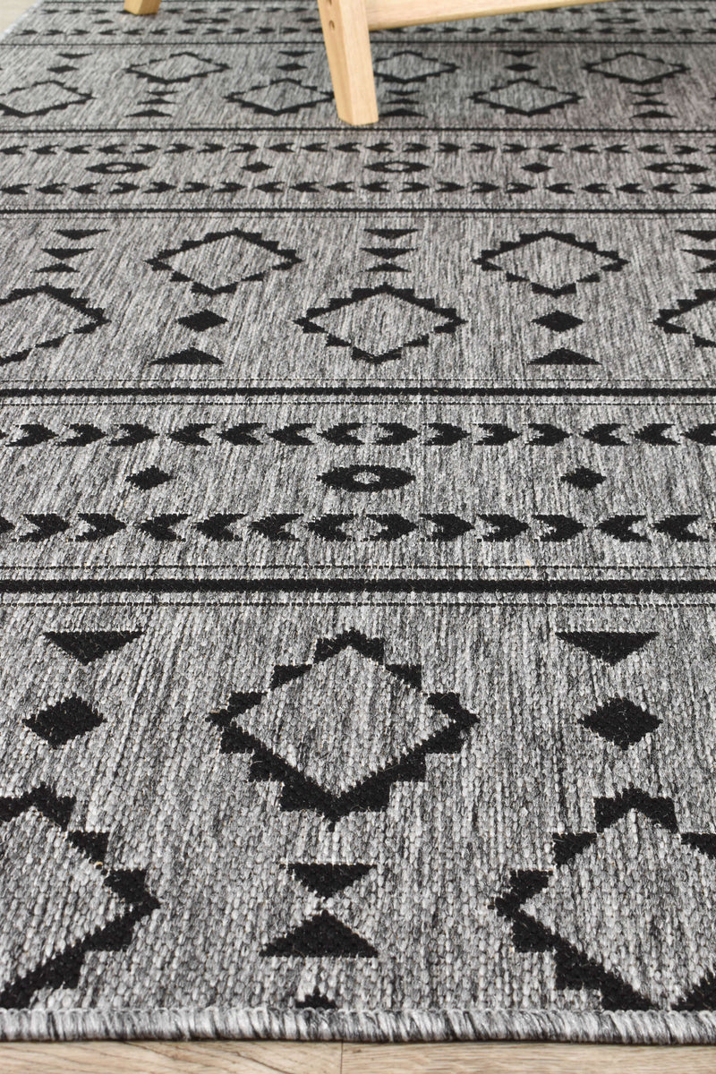 Alaska Indoor Outdoor 33 Dark Grey Rug
