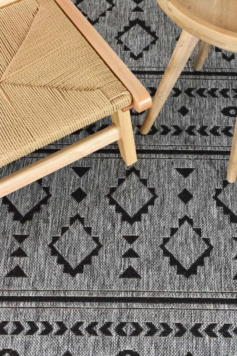 Alaska Indoor Outdoor 33 Dark Grey Rug