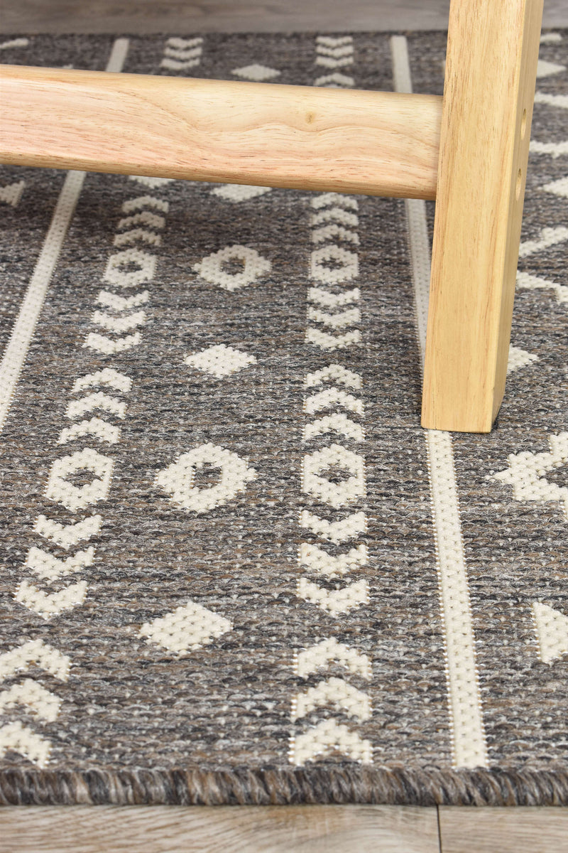 Alaska Indoor Outdoor 33 Brown Rug
