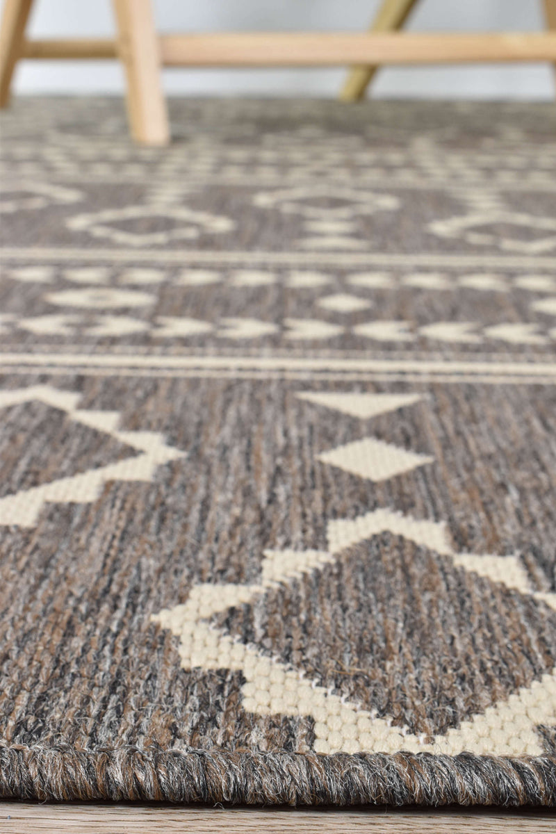 Alaska Indoor Outdoor 33 Brown Rug