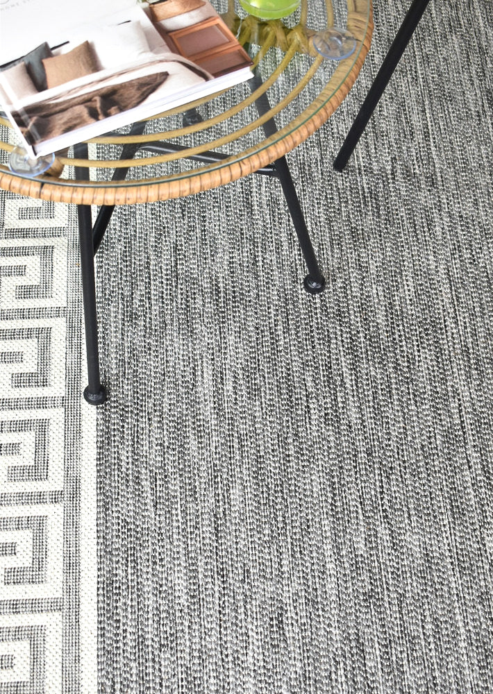 Alaska Indoor Outdoor 81 Light Grey Rug