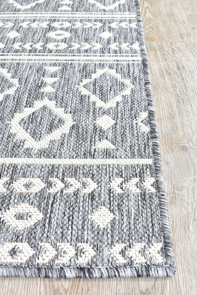 Alaska Indoor Outdoor 33 Grey Cream Rug