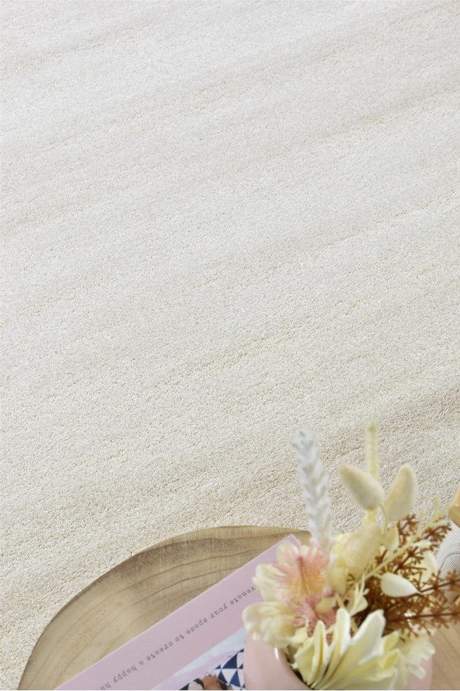 Naomi Topaz Cream Shag Rug