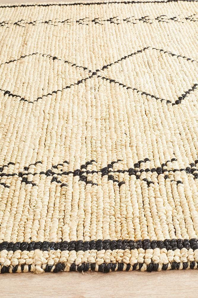 Kenya-Kenya Tumu Hand Woven Tribal Jute Rug