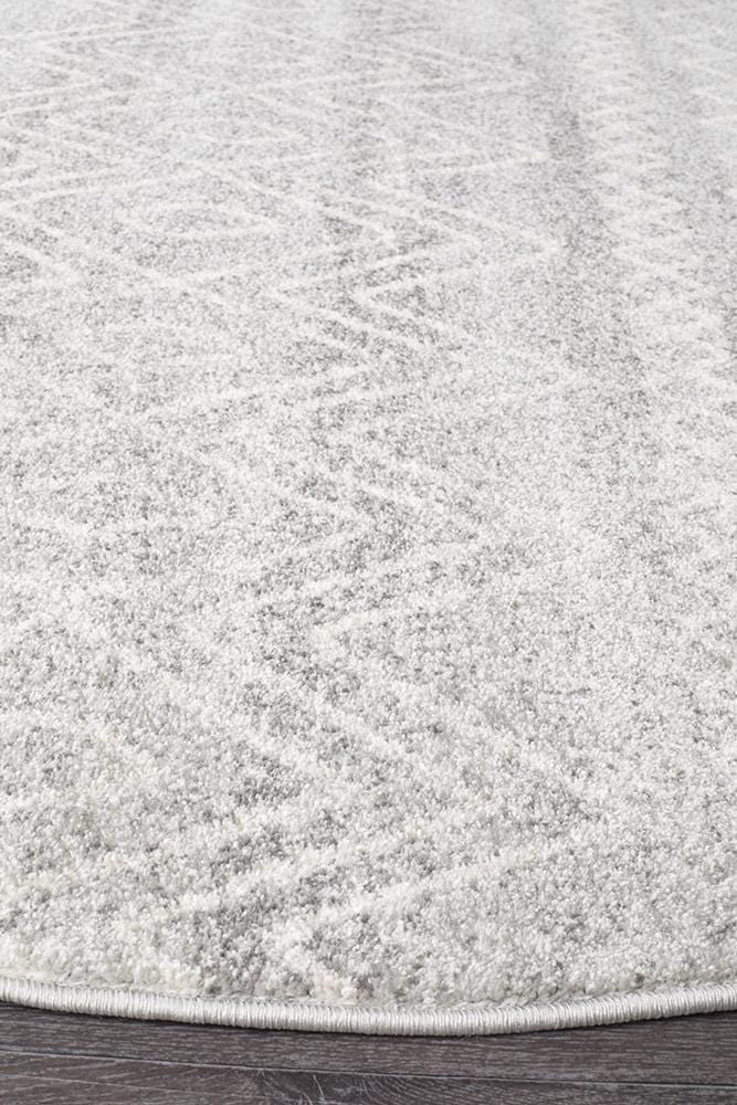 Oasis-Oasis Selma Silver Tribal Round Rug