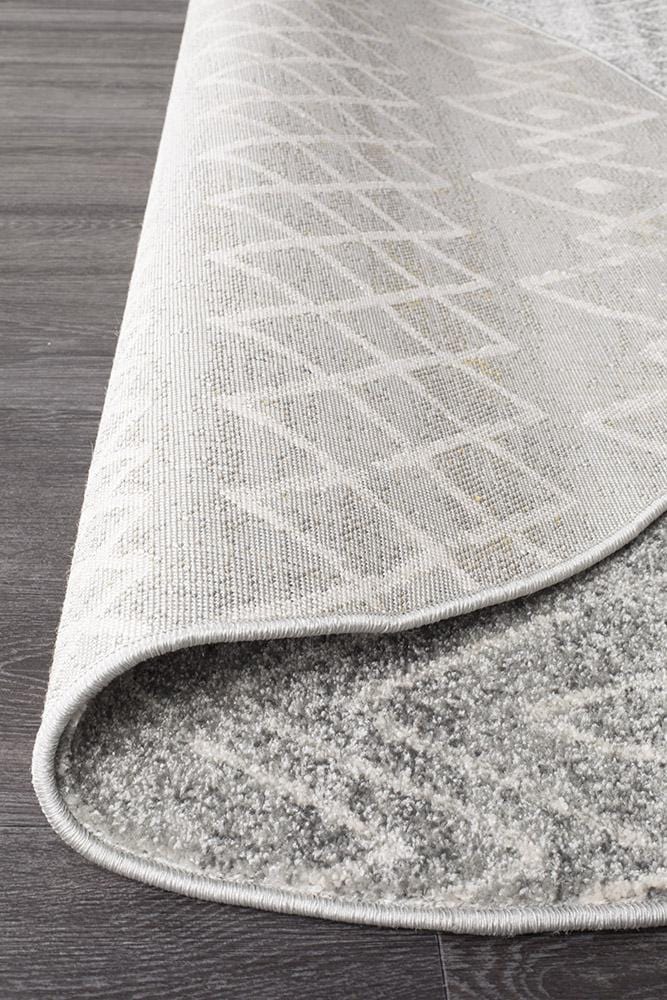 Oasis-Oasis Selma Silver Tribal Round Rug