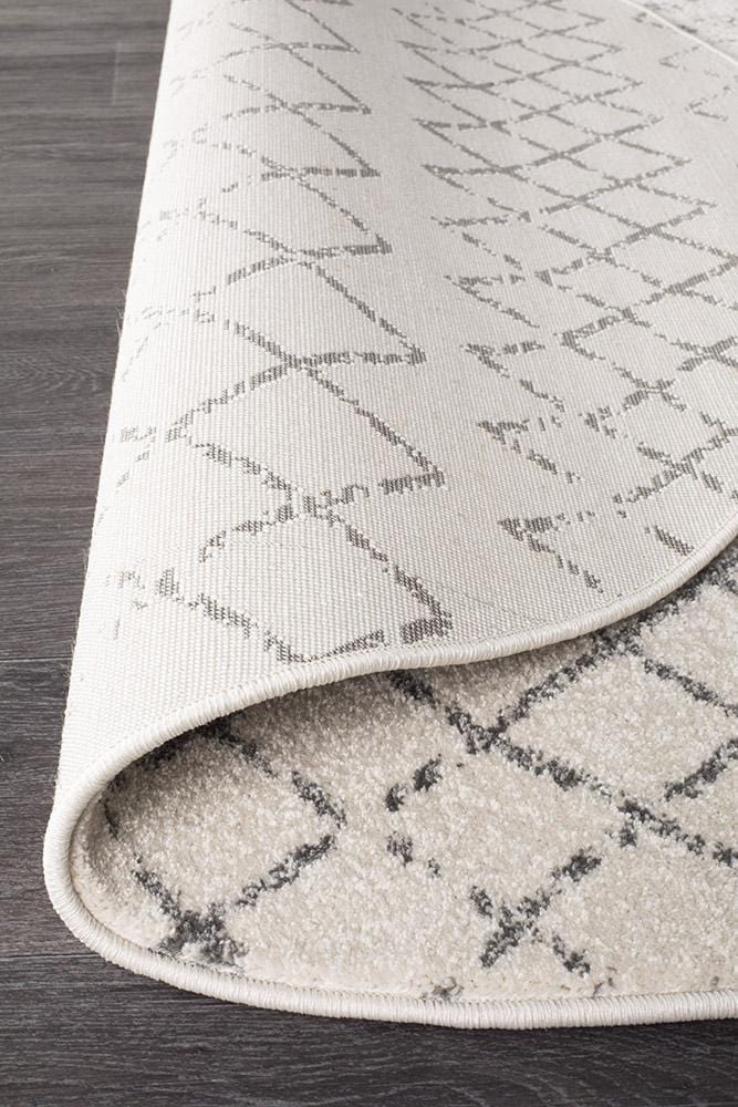 Oasis-Oasis Selma White Grey Tribal Round Rug