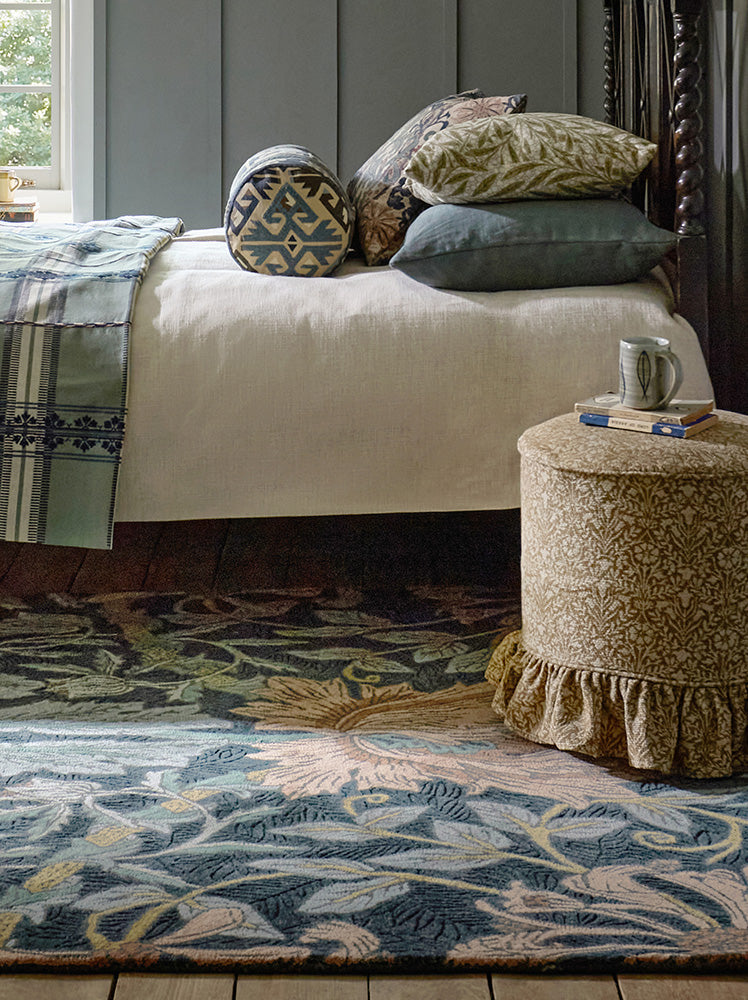 Morris & Co Honeysuckle & Tulip Teal 130407 Rug