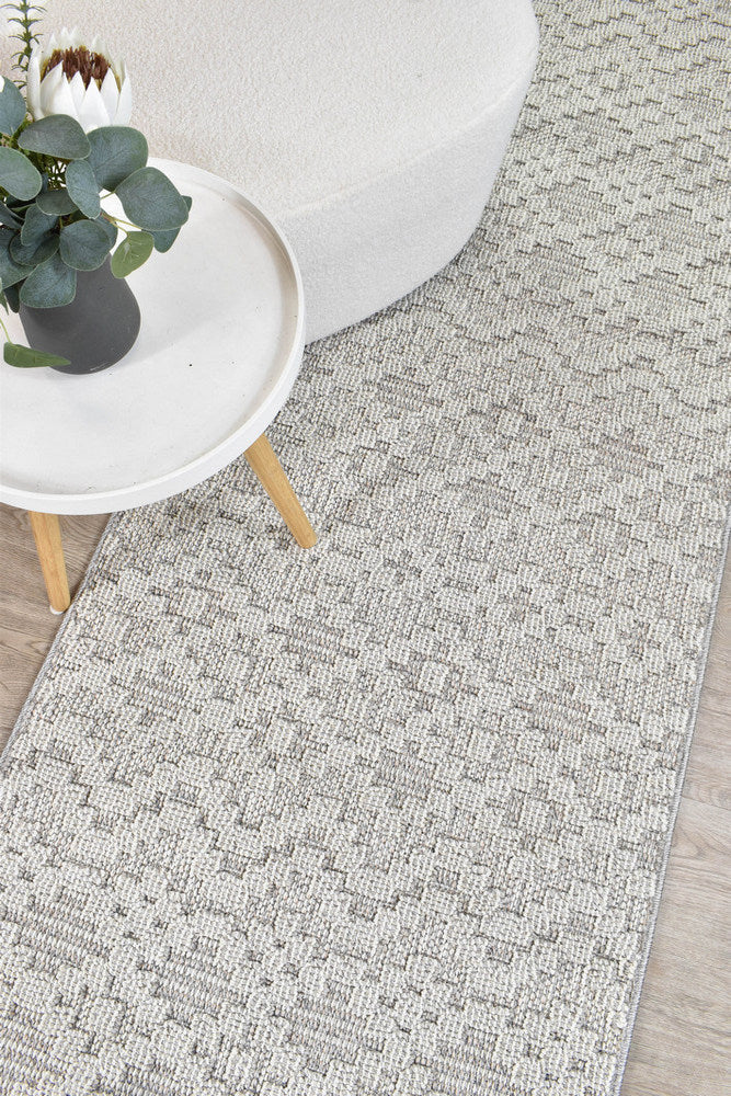 Colorado Chevron Light Grey Outdoor Rug