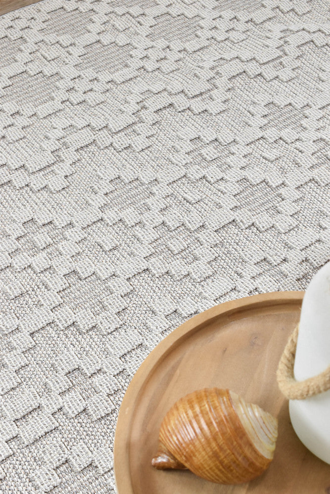 Colorado Chevron Light Grey Outdoor Rug