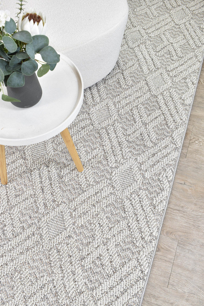 Colorado Diamond Light Grey Outdoor Rug