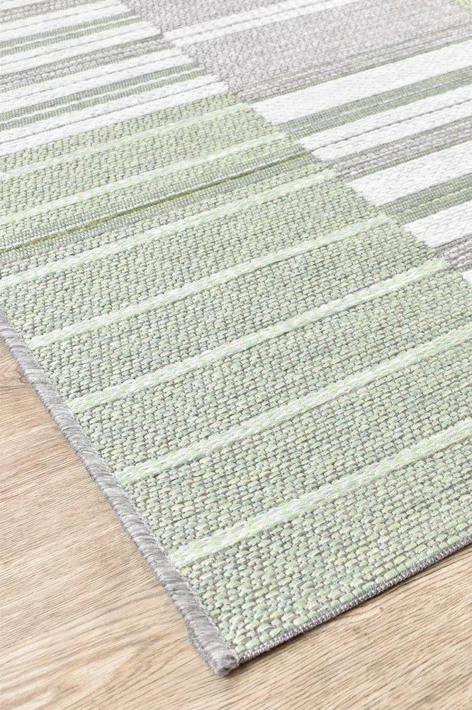 Vermont 54 Mint Green Outdoor Rug