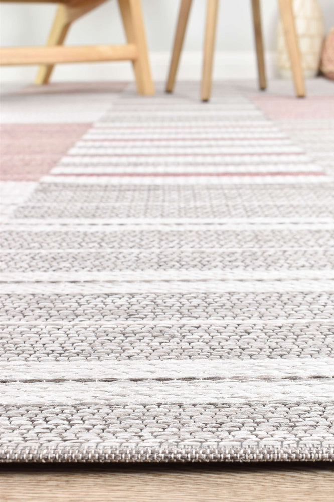 Vermont 54 Lilac Outdoor Rug