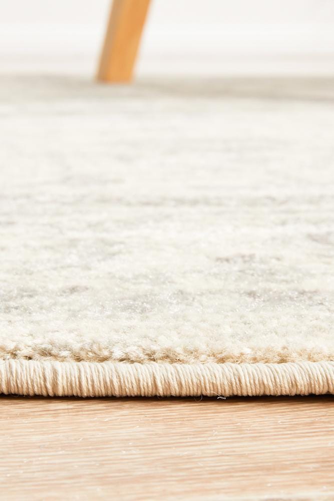 Evoke Winter White Transitional Round Rug