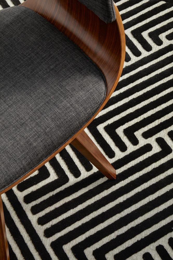 York Cindy Black & Gold Rug