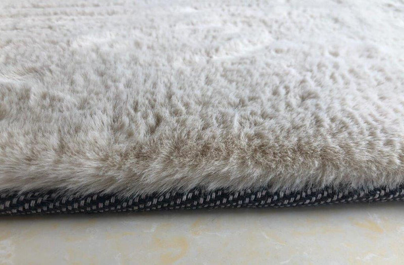 Cream Pony Ultra Soft Faux Fur Luxurious Modern Rug Floor Mat